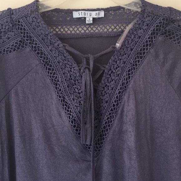 Women flare lace up top - Picture 2 of 5